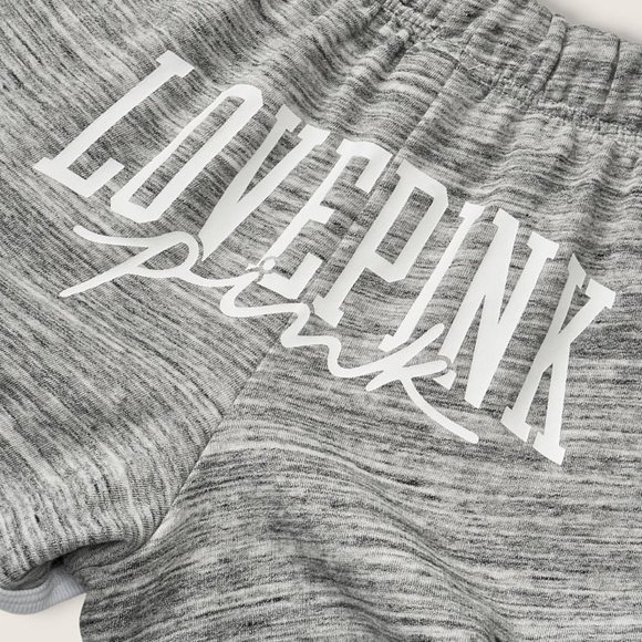 💥💥VS PINK VARSITY SHORT NEW LARGE💥💥 - Picture 1 of 6